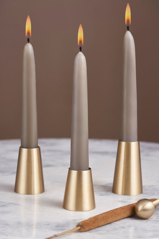 d'Oro Tesori - Elegant Brass Candle Holder Set: The Perfect Accent for Your Home ( Set of 3 )